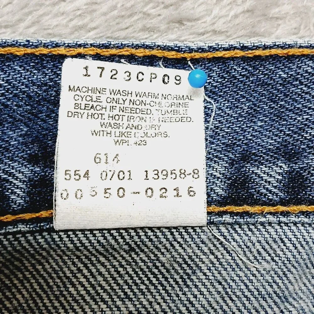 Vintage Levi's 550 Relaxed Fit Short Man W38 L27 Red Tab Jeans USA Made '01
